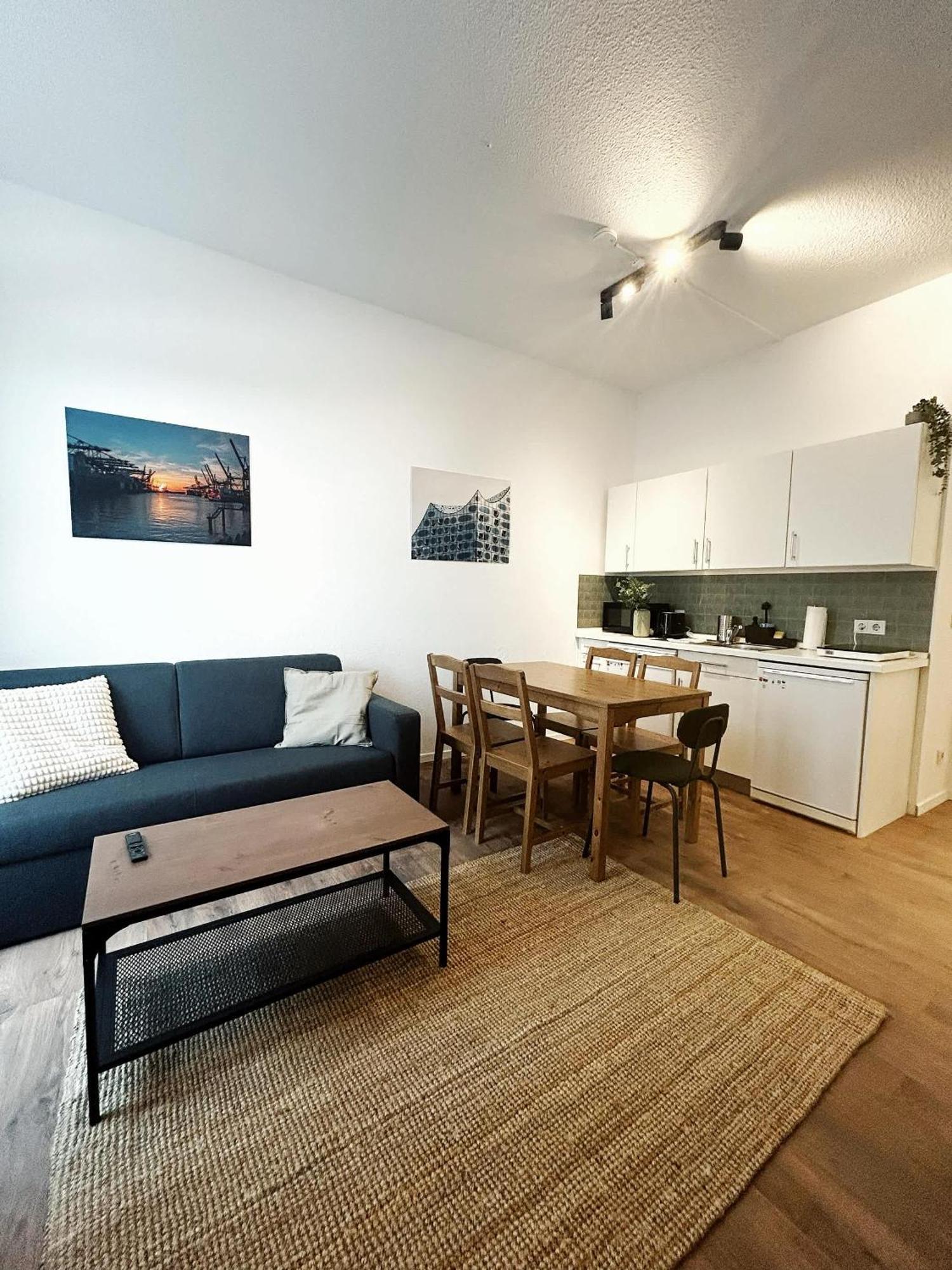 Stylish Near Binnenalster For Up To 8 Guests Appartement