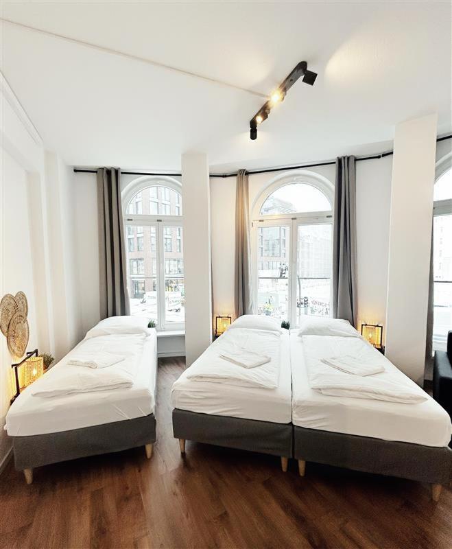 Appartement Stylish Near Binnenalster For Up To 8 Guests